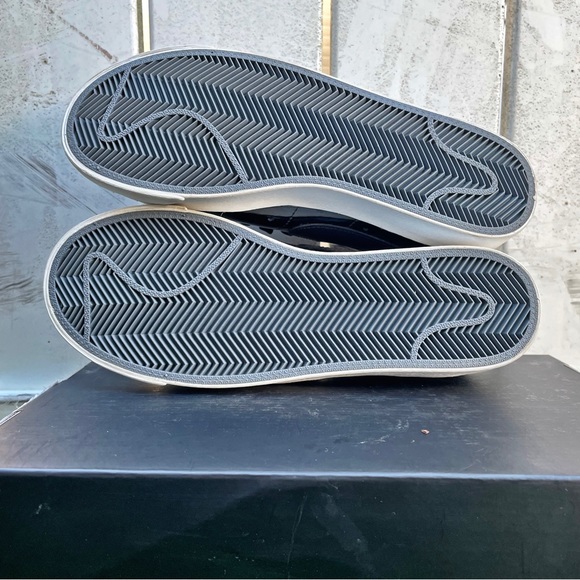 Women’s Nike Blazer Low SE Premium Black White Sneakers AA1557-001 - Picture 7 of 7